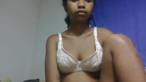 Snapshot of milinasy chatting on 02/01/26, 10:52 milinasy online show from 02/01/26, 10:52