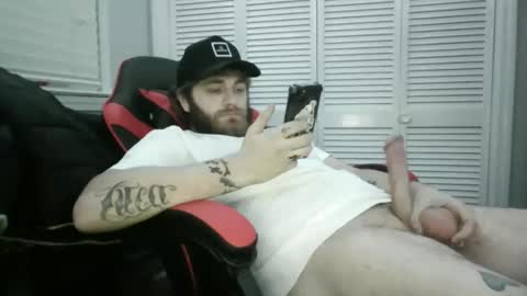 Snapshot of milk_tank1 chatting on 12/20/25, 02:18 milk_tank1 online show from 12/20/25, 02:18