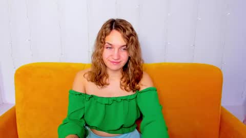 Snapshot of milkablond chatting on 12/29/24, 10:47 milkablond online show from 12/29/24, 10:47