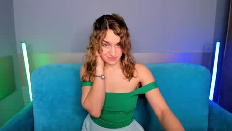 Snapshot of milkablond chatting on 01/15/25, 07:05 milkablond online show from 01/15/25, 07:05