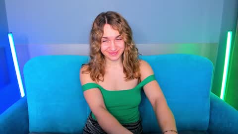 Snapshot of milkablond chatting on 02/17/25, 03:58 milkablond online show from 02/17/25, 03:58