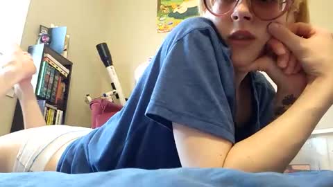 MilkandHoney online show from 03/11/26, 09:32