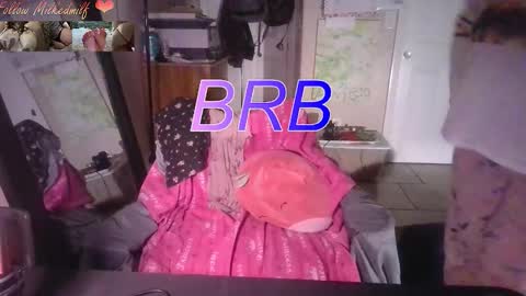 Snapshot of milkedmilf chatting on 11/12/25, 08:48 milkedmilf online show from 11/12/25, 08:48