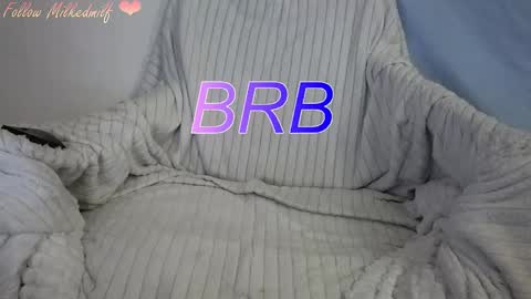 Snapshot of milkedmilf chatting on 12/14/25, 06:52 milkedmilf online show from 12/14/25, 06:52