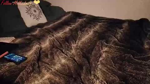 Snapshot of milkedmilf chatting on 02/07/26, 02:15 milkedmilf online show from 02/07/26, 02:15