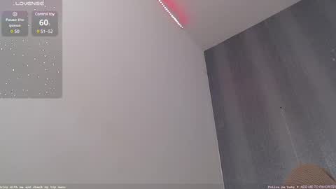 Snapshot of milker_amira chatting on 02/11/25, 07:05 Amira online show from 02/11/25, 07:05