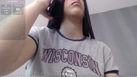 Snapshot of milker_amira chatting on 03/10/25, 01:10 Amira online show from 03/10/25, 01:10