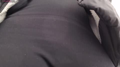 Snapshot of milker_amira chatting on 10/23/25, 01:43 Amira online show from 10/23/25, 01:43