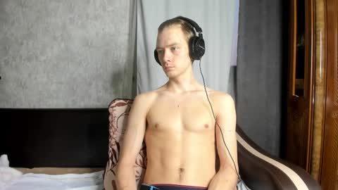 Isaac online show from 11/11/25, 03:39