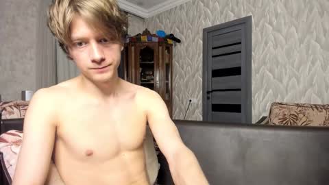 Isaac online show from 03/26/26, 08:25