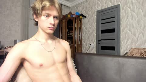 Isaac online show from 04/08/26, 10:32