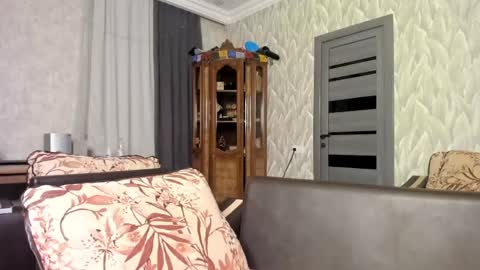 Snapshot of milkiwy chatting on 05/09/26, 10:48 Isaac online show from 05/09/26, 10:48