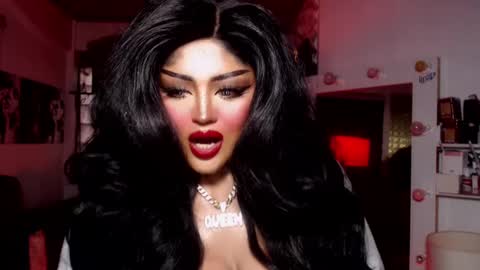 Snapshot of milkshakelavinia chatting on 01/06/25, 04:15 milkshakelavinia online show from 01/06/25, 04:15