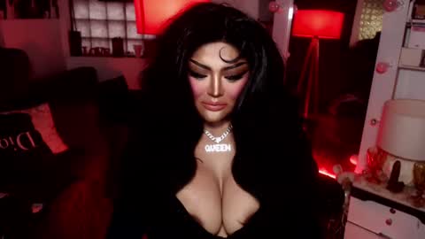 Snapshot of milkshakelavinia chatting on 01/06/25, 11:31 milkshakelavinia online show from 01/06/25, 11:31