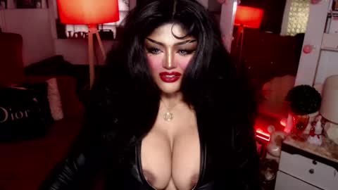 Snapshot of milkshakelavinia chatting on 01/12/25, 03:39 milkshakelavinia online show from 01/12/25, 03:39