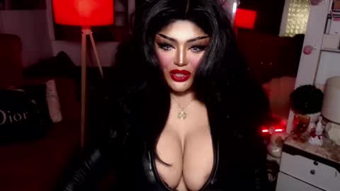 Snapshot of milkshakelavinia chatting on 01/12/25, 11:26 milkshakelavinia online show from 01/12/25, 11:26