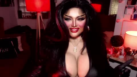 Snapshot of milkshakelavinia chatting on 01/15/25, 01:23 milkshakelavinia online show from 01/15/25, 01:23