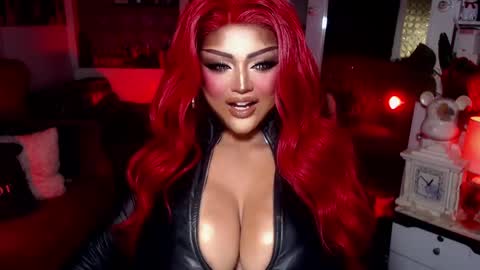 Snapshot of milkshakelavinia chatting on 02/11/25, 10:39 milkshakelavinia online show from 02/11/25, 10:39