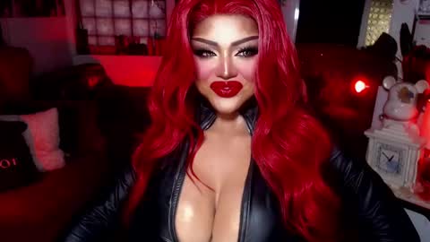 Snapshot of milkshakelavinia chatting on 02/12/25, 04:54 milkshakelavinia online show from 02/12/25, 04:54