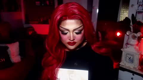 Snapshot of milkshakelavinia chatting on 02/12/25, 10:56 milkshakelavinia online show from 02/12/25, 10:56