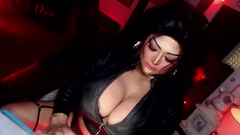 Snapshot of milkshakelavinia chatting on 02/19/25, 05:27 milkshakelavinia online show from 02/19/25, 05:27