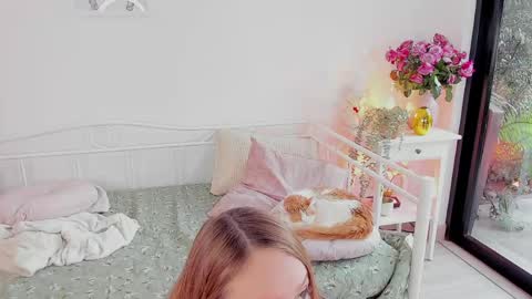 milky_0 online show from 04/18/26, 07:58