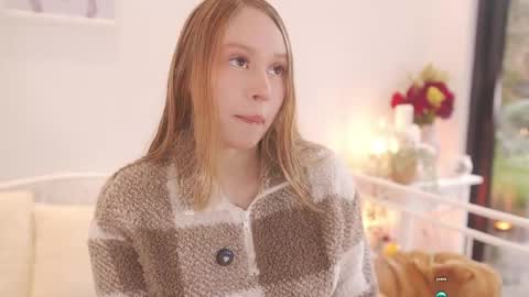 milky_0 online show from 05/24/26, 07:08