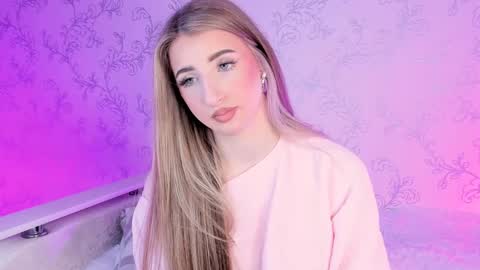 Snapshot of milky_waybaby chatting on 01/11/25, 02:47 Vivian online show from 01/11/25, 02:47