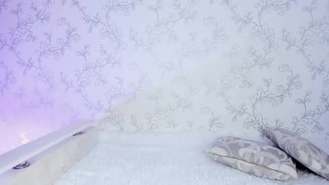 Snapshot of milky_waybaby chatting on 02/20/25, 10:16 Vivian online show from 02/20/25, 10:16