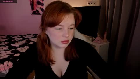 Snapshot of milky_wayx chatting on 03/10/25, 05:43 Lisa online show from 03/10/25, 05:43