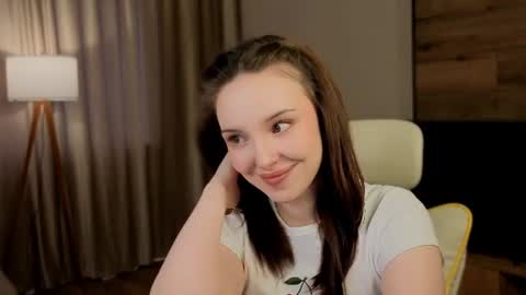 Kira online show from 06/17/26, 01:56
