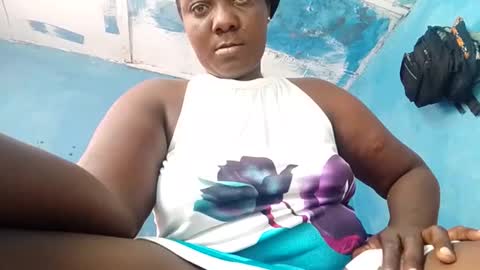 milkyebony254 online show from 09/19/25, 01:34