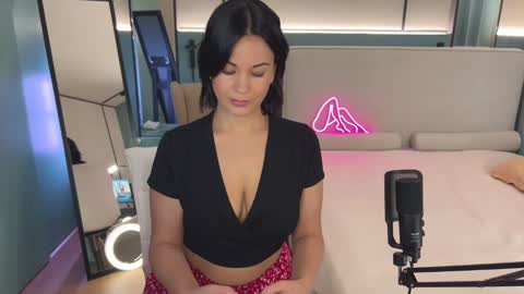 Mila online show from 02/27/25, 07:15