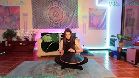 Snapshot of milla_milla chatting on 01/01/25, 06:15 milla_milla online show from 01/01/25, 06:15