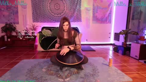 Snapshot of milla_milla chatting on 01/11/25, 01:01 milla_milla online show from 01/11/25, 01:01
