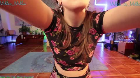 Snapshot of milla_milla chatting on 02/08/25, 04:03 milla_milla online show from 02/08/25, 04:03