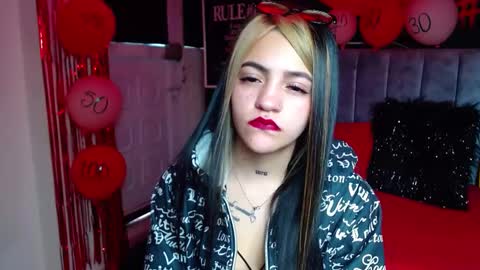 Violeta online show from 02/19/25, 01:39