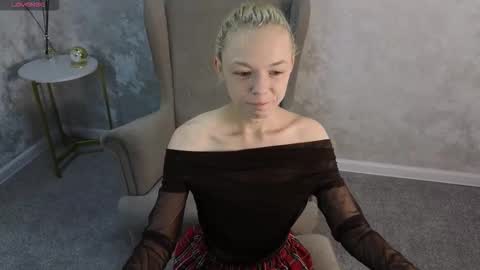 Snapshot of millaholt chatting on 09/30/25, 08:30 Hello Im Mila online show from 09/30/25, 08:30