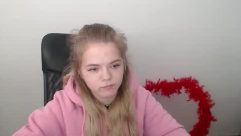 Snapshot of millaloveli chatting on 02/19/26, 08:10 millaloveli online show from 02/19/26, 08:10