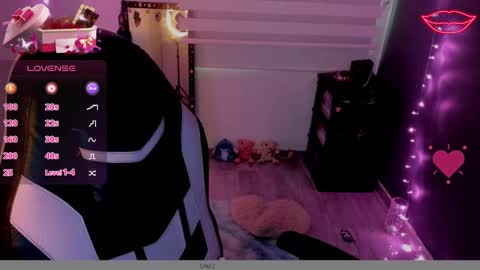 millandiux online show from 02/21/25, 10:59