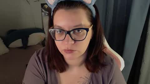 Snapshot of millapoolys chatting on 02/28/26, 10:49 Milla online show from 02/28/26, 10:49