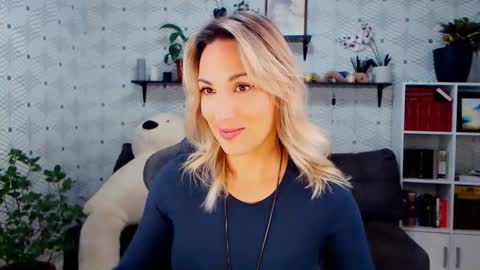 Snapshot of millaxqueen chatting on 11/16/25, 05:57 MillaXQueen online show from 11/16/25, 05:57