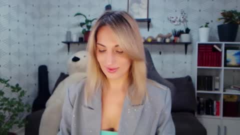 MillaXQueen online show from 02/11/26, 03:50