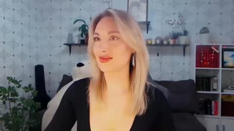 Snapshot of millaxqueen chatting on 04/20/26, 03:04 MillaXQueen online show from 04/20/26, 03:04