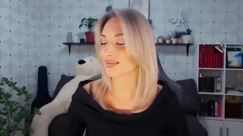 Snapshot of millaxqueen chatting on 05/10/26, 01:16 MillaXQueen online show from 05/10/26, 01:16