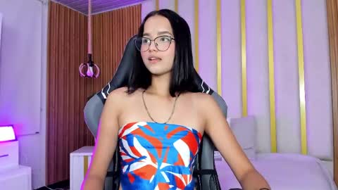 Snapshot of milleamours_ chatting on 06/01/26, 10:28 MILLE online show from 06/01/26, 10:28