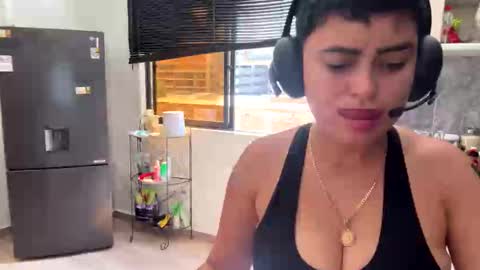Snapshot of milley_rose chatting on 10/29/25, 06:53 Im girl my name is Johana online show from 10/29/25, 06:53