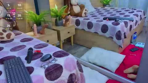 Snapshot of milleyjones_ chatting on 11/18/25, 11:58 milleyjones_ online show from 11/18/25, 11:58