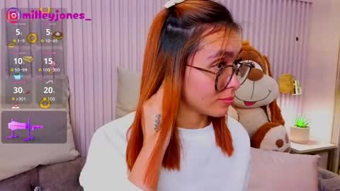 milleyjones_ online show from 04/21/26, 01:42