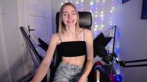 millie_lacroix online show from 01/20/25, 03:28